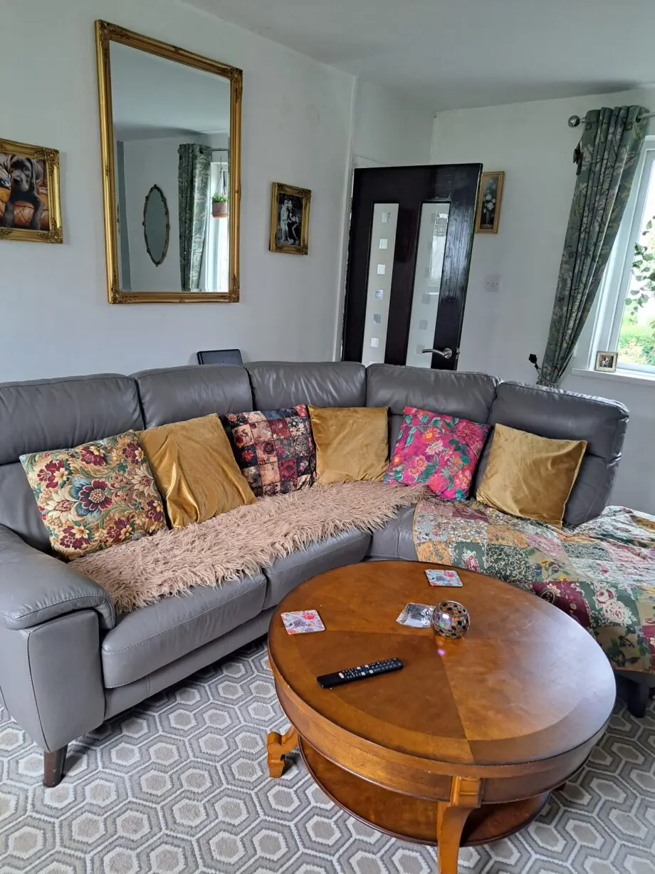 Beautiful Large Grey Leather Cirner Sofa