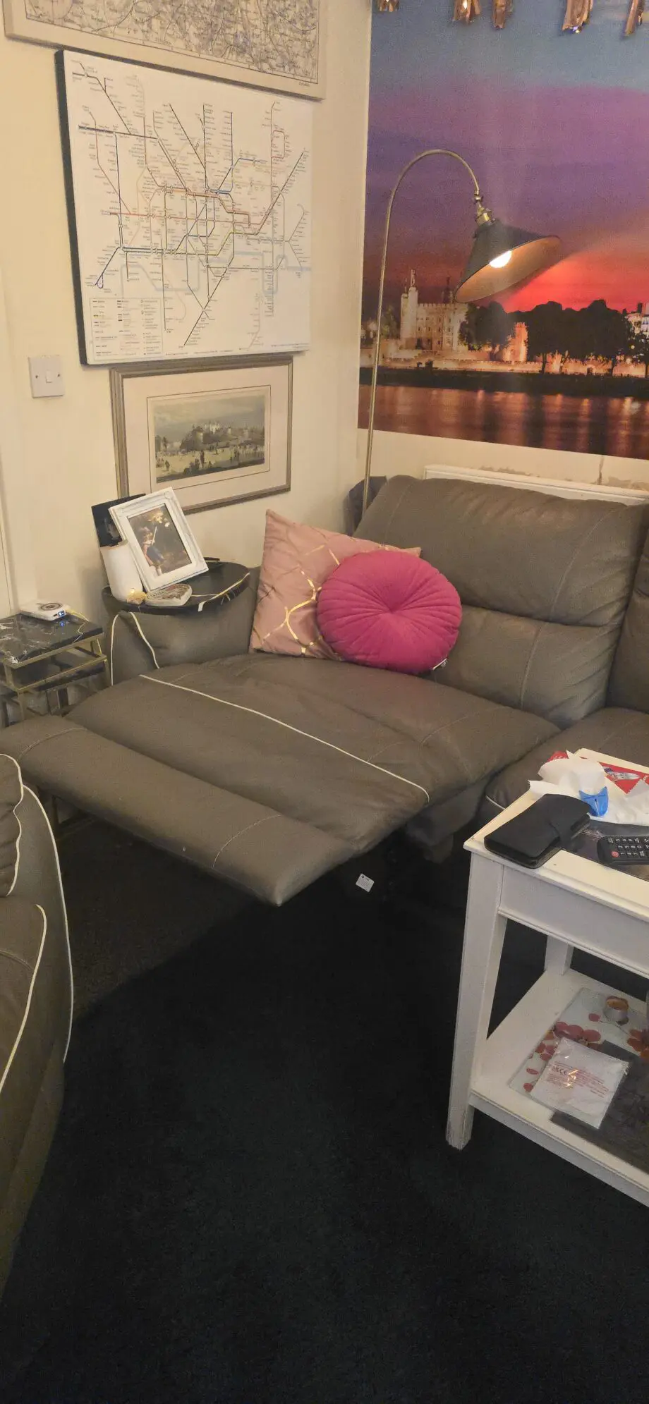 Dfs 4 seater sofa with with piping with recliners at each end