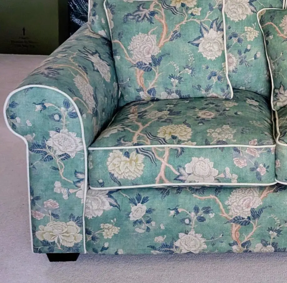 Beautiful and Exclusive Brand New Sofas and Stuff Upperton Four Seater Sofa with Chairs and Footstool