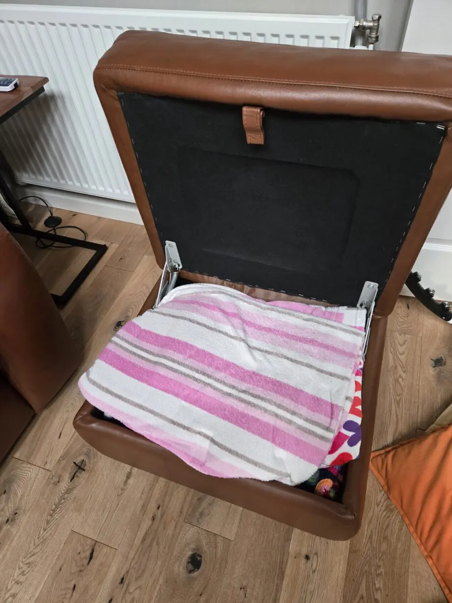 Reclined sofa and storage footstool