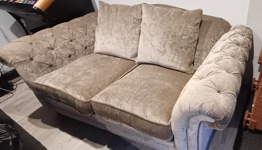 Champagne/Oatmeal coloured fabric 3 piece Chesterfield style suite