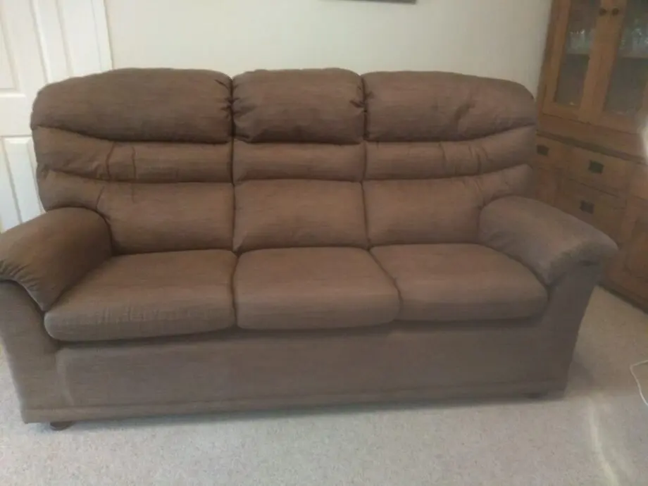 G Plan 'Malvern' three piece. SG Plan 'Malvern' three seater settee and two electric recliner chairs. Brown electric recliner chairs. brown.