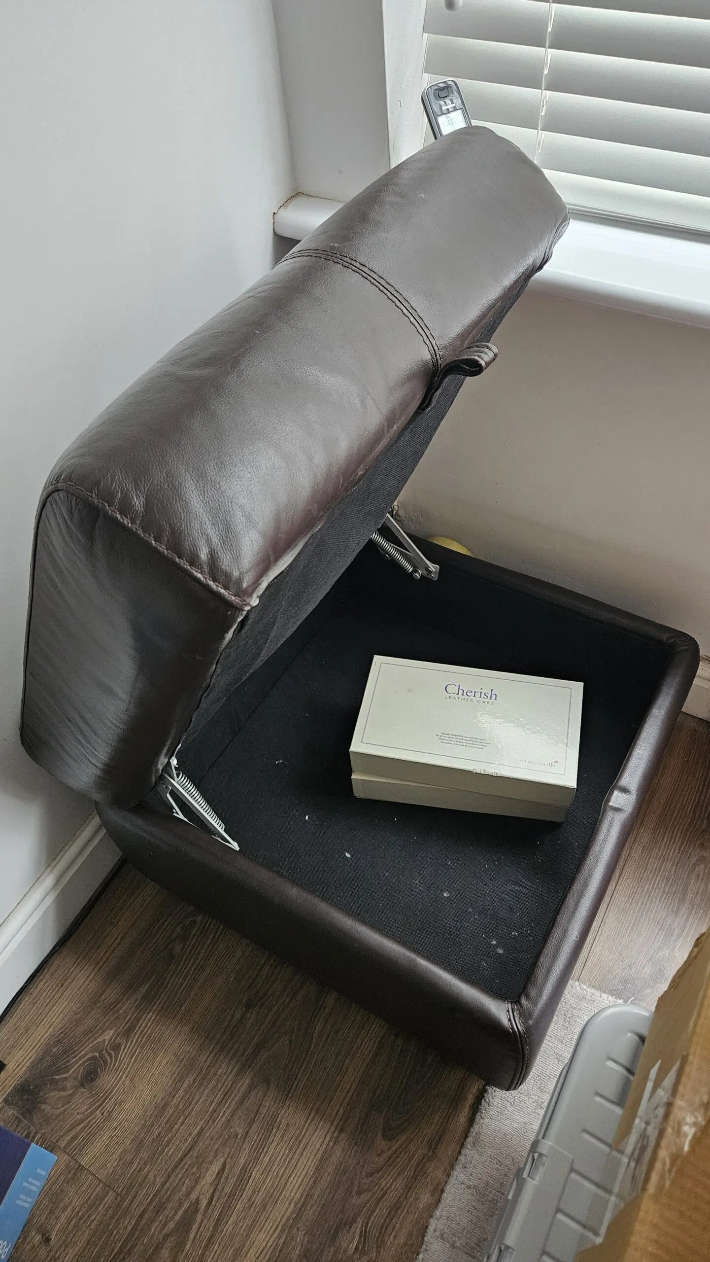 Brown Leather recliner sofer set