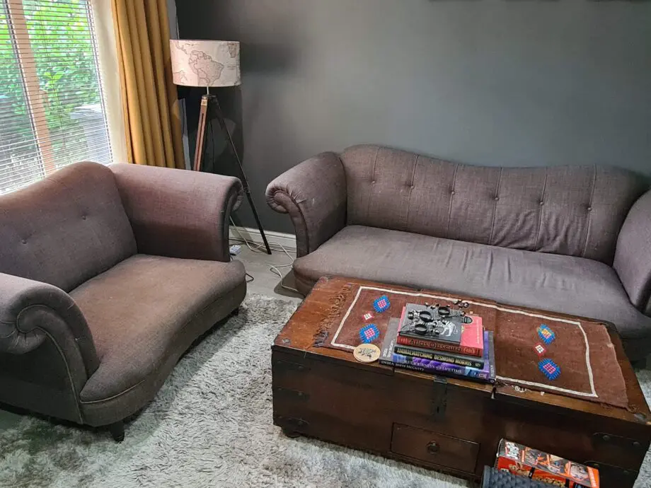 Comfortable 2 piece DFS sofa in good condition
