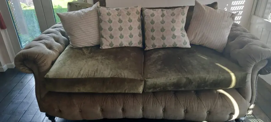 Chesterfield from Furnitur Village in crushed velvet.Ten year frame guarantee still to run.No maks , no damage no stains.