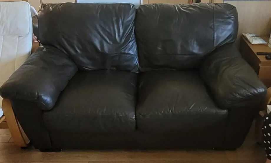 Dark brown leather 2 and 3 seater sofas