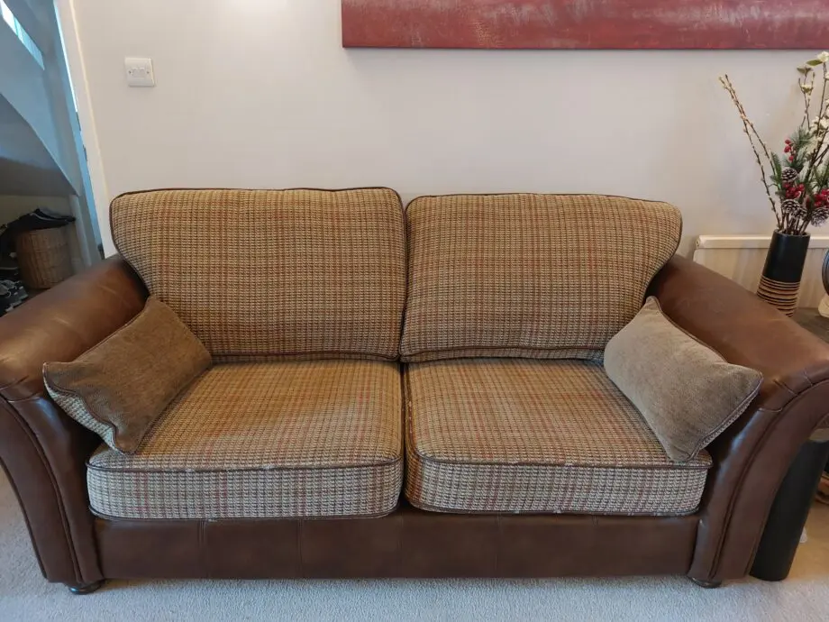 Beautiful 3 seater sofa and 2 chairs