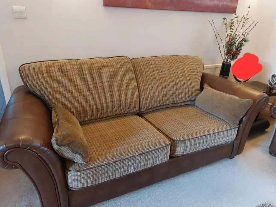 Beautiful 3 seater sofa and 2 chairs