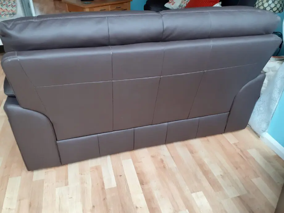 DV Brand Brown Leather 2-seat sofas Matching Pair
