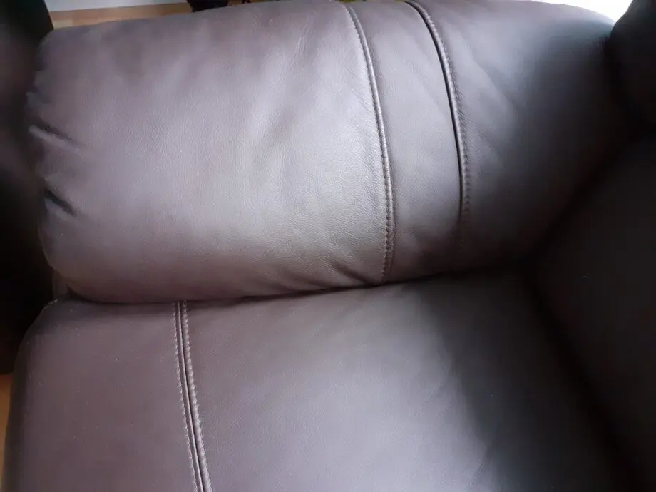 DV Brand Brown Leather 2-seat sofas Matching Pair