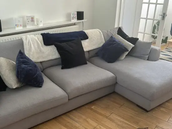 L shaped 5 seater corner sofa (chaise longue end)