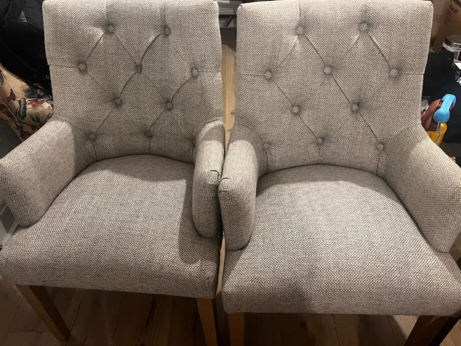 2x lounge chairs