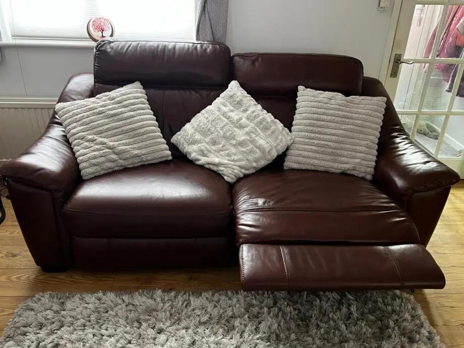 Genuine Leather Sofa Set – 3 Seater Electric Recliner + 2 Seater – Excellent Condition