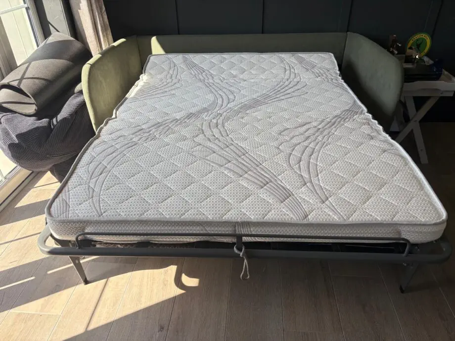 Beautiful barely used 3 seater sofa bed