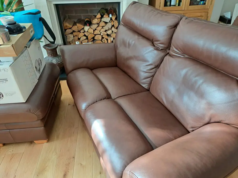 Parker Knoll Premium Quality workmanship leather Como oak 2 seater sofa.