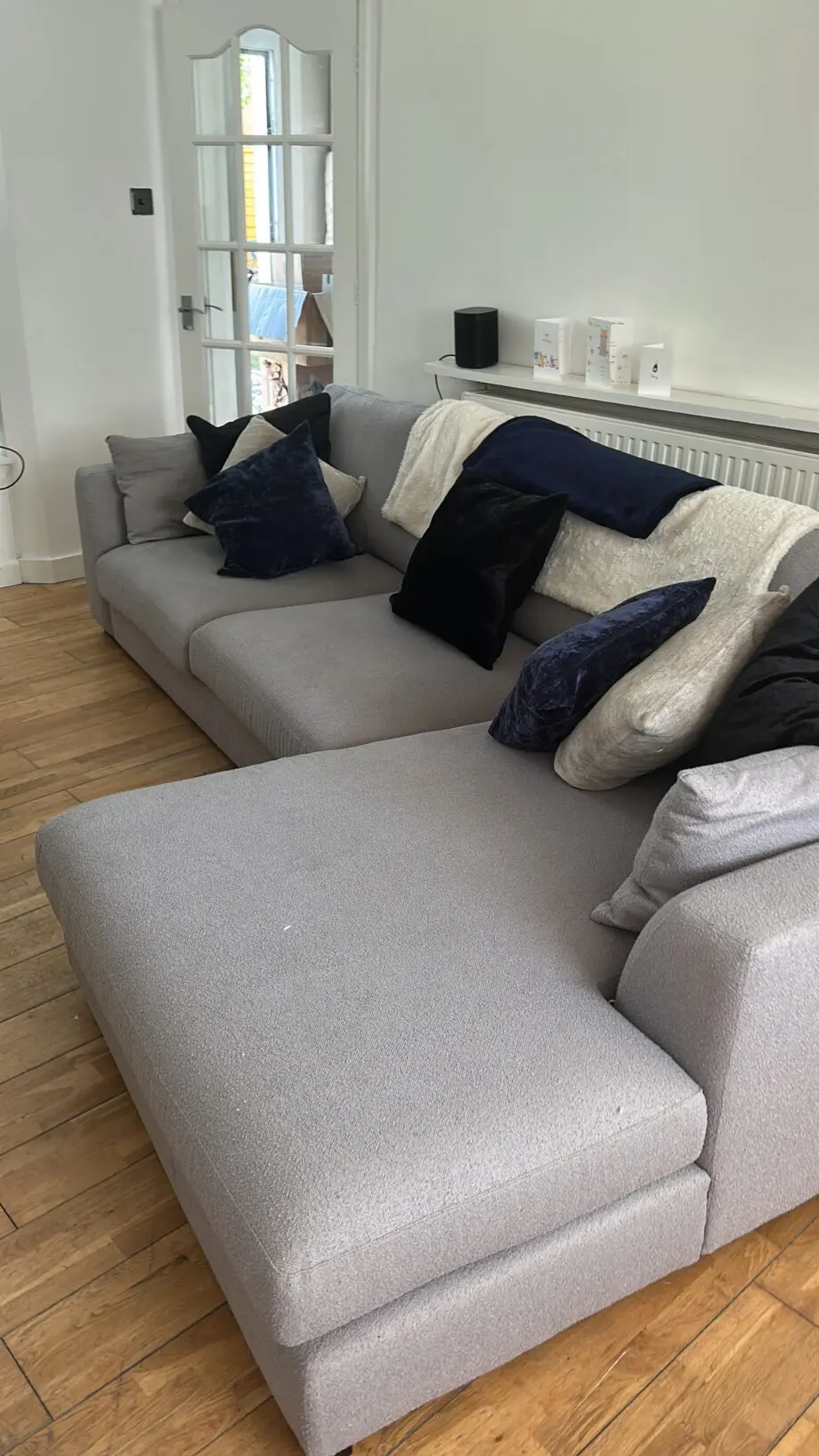 L shaped 5 seater corner sofa (chaise longue end)