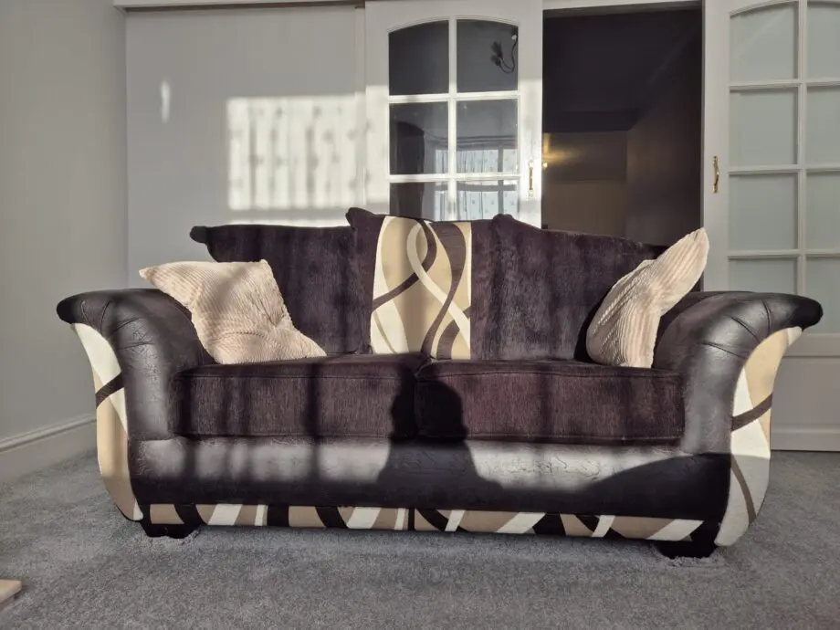 4 sofas in total at a great price 2 dark brown and 2 brown