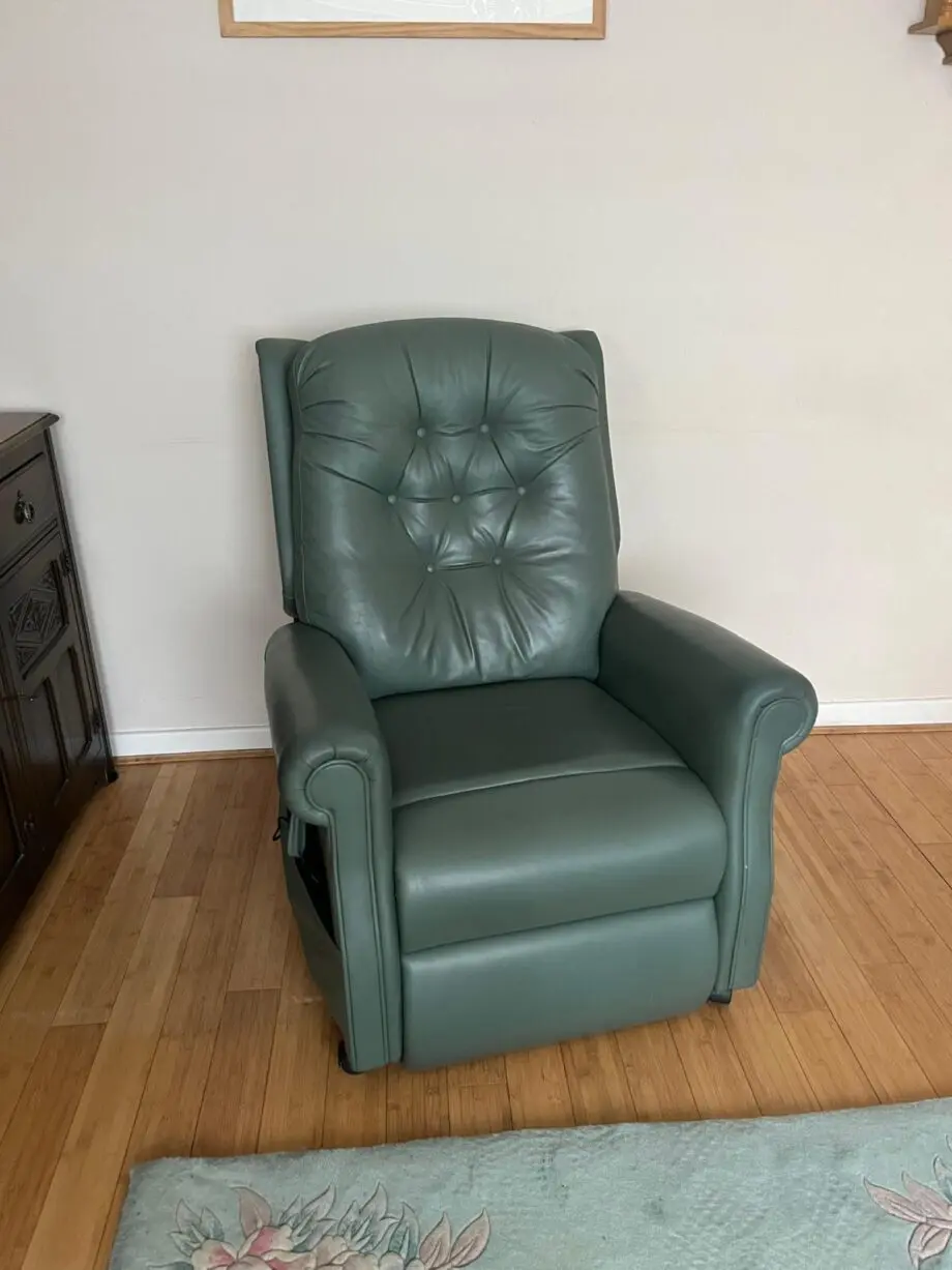 Green Leather 2 seater sofa and 2 recliner chairs