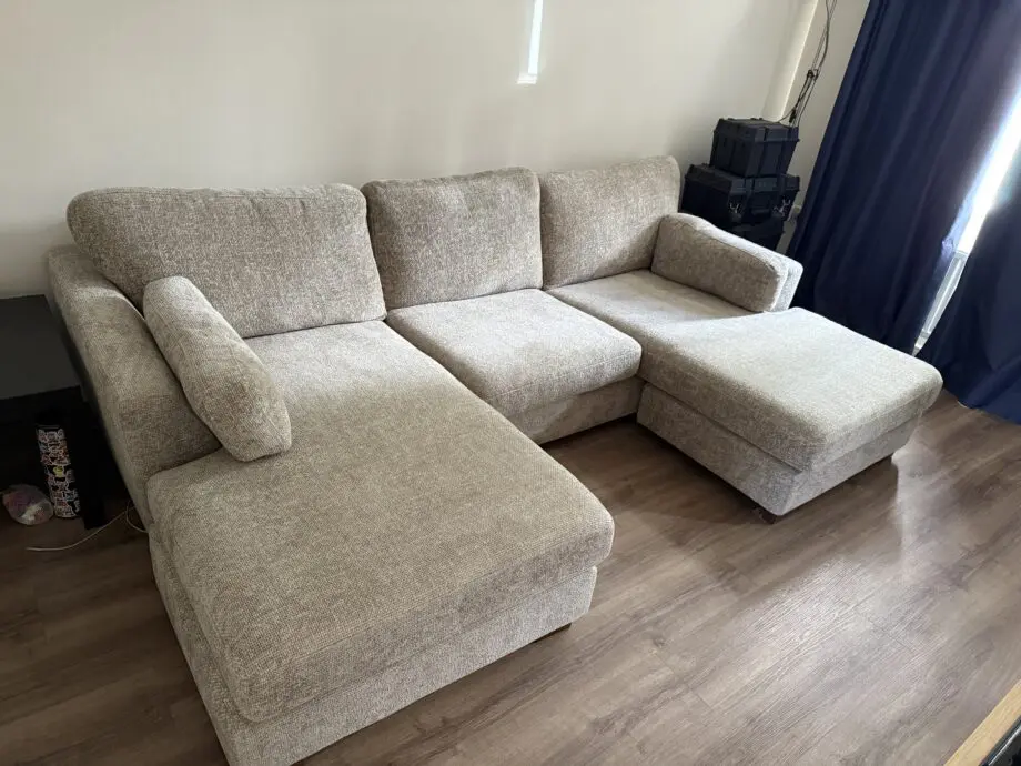 DFS Eisse sofa