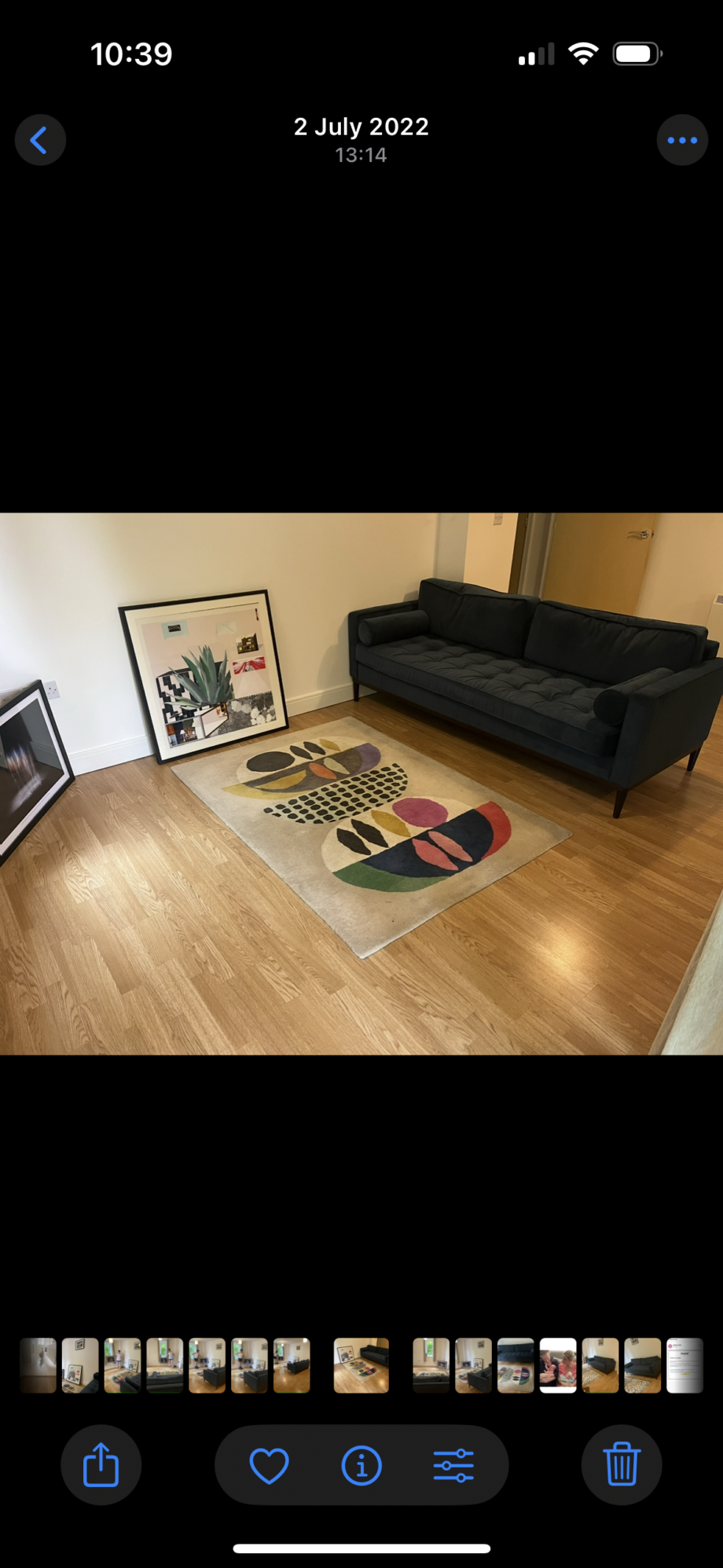 Swift velvet three seater