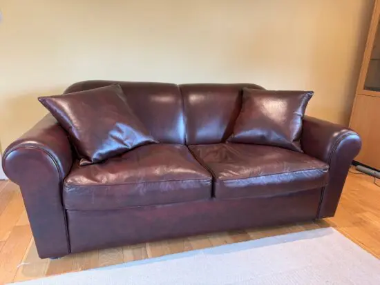Luxury Wesley Barrel chestnut brown leather sofa - immaculate condition