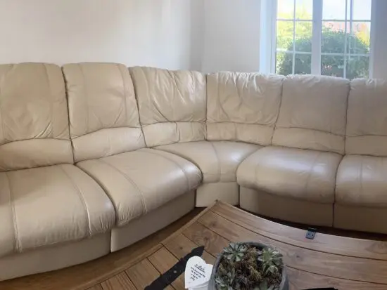 Italian leather corner sofa, 2 reliners