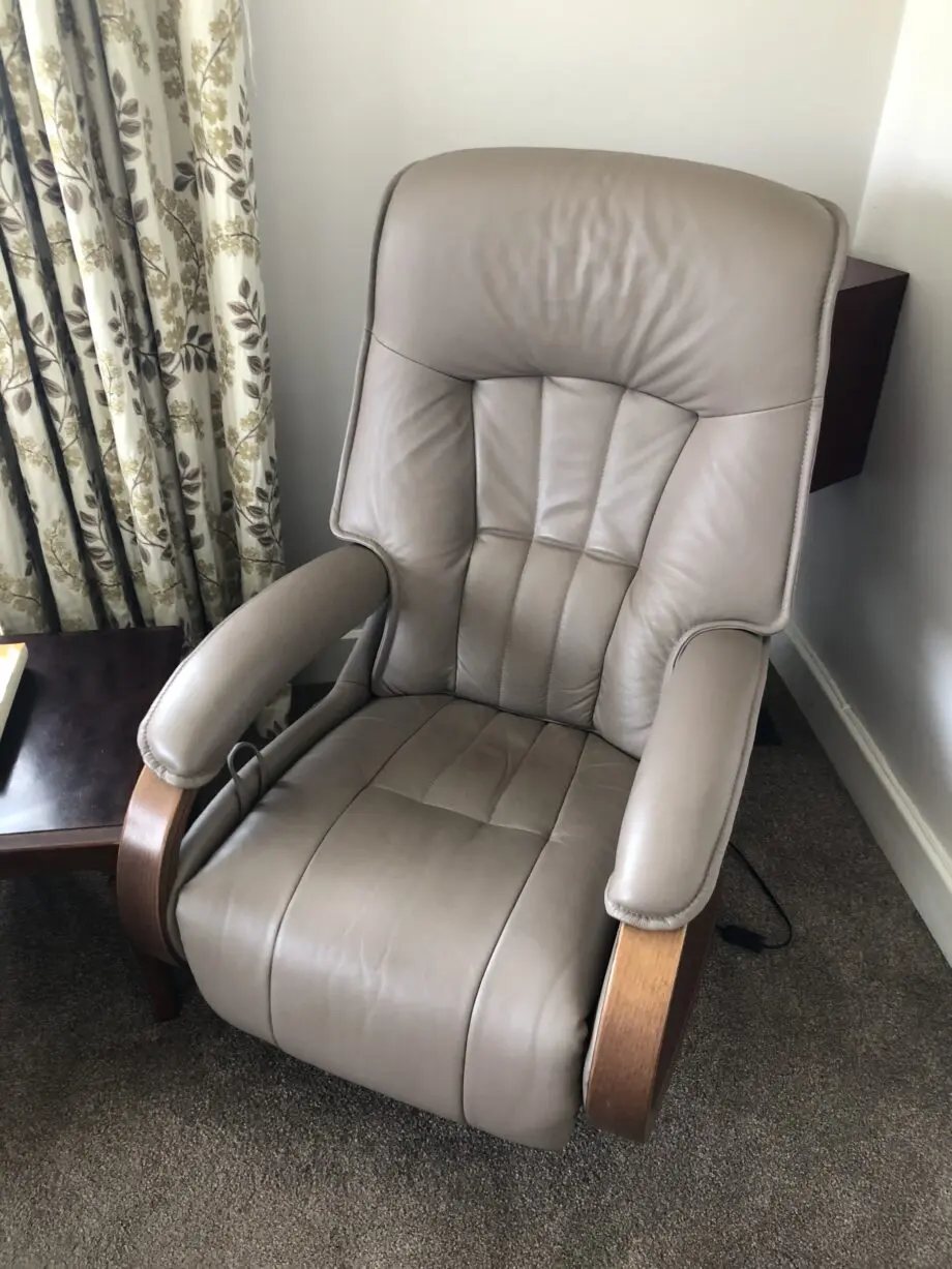 Himolla leather and wood 3 piece suite