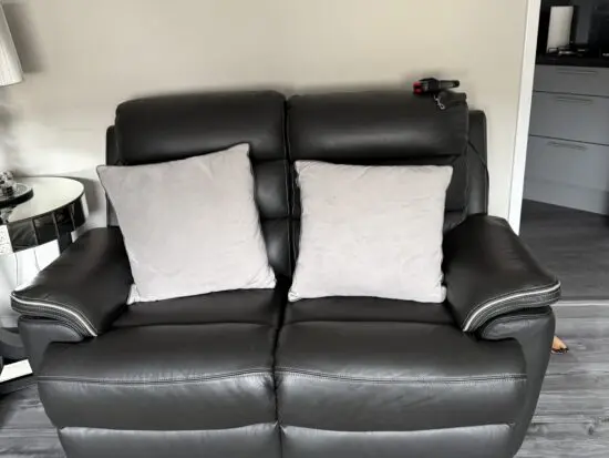 SCS Griffin sofas 3/2 electric recliners