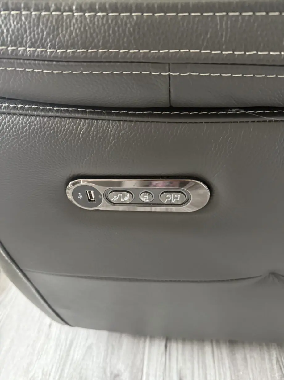 SCS Griffin sofas 3/2 electric recliners