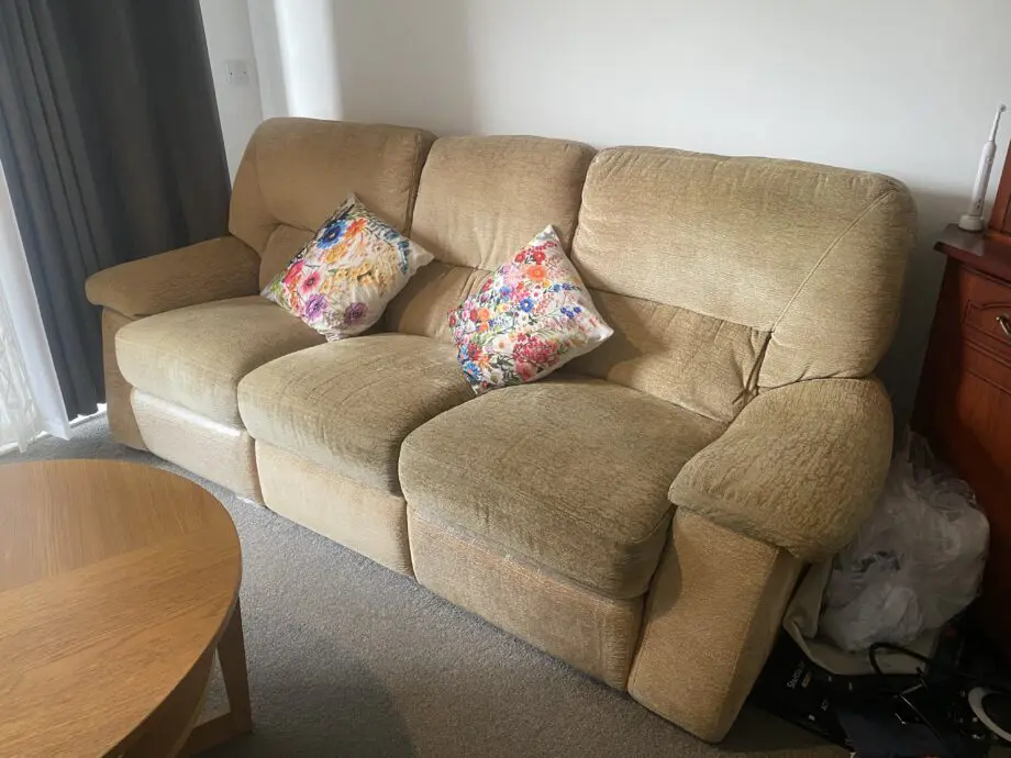 3 Piece Recliner Sofa Set (1 Electric Recliner)