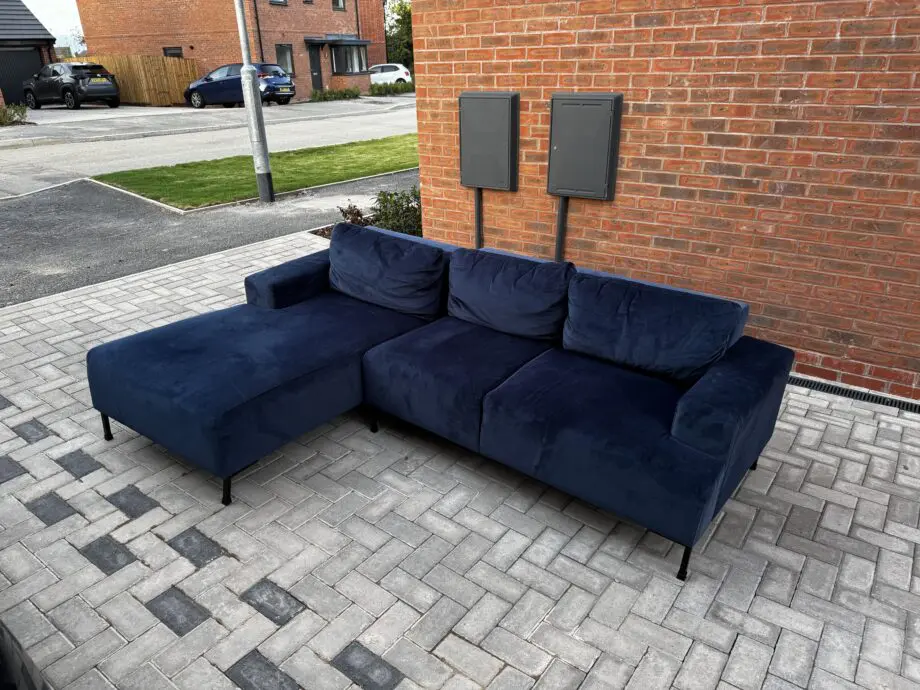 Frederik 3 Seater Compact Corner Chaise Sofa in Saphire blue velvet