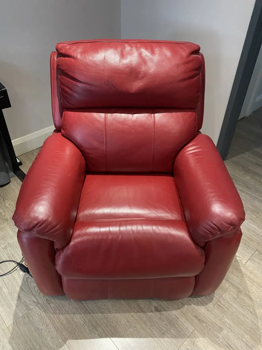 DFS lift and rise chair