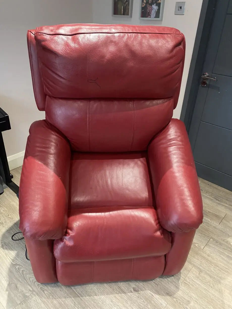 DFS lift and rise chair