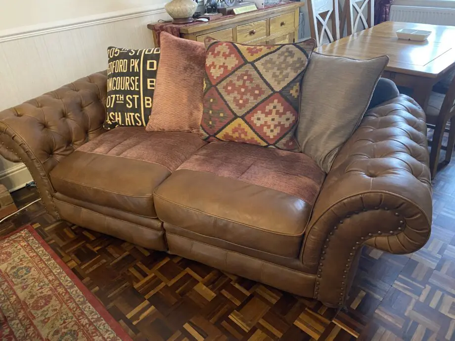 2 x Alexandra and James Lexington midi sofas {3 Seaters)