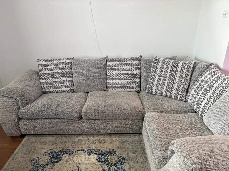 SCS - Whisper1 2 Corner 1 Scatter back, Colour Tate Grey / Cohor Charcoal, Trim light wood / SCS Whisper1 Love Chair standard back / Colour Tate Grey / Bohor Charcoal / Trim light wood