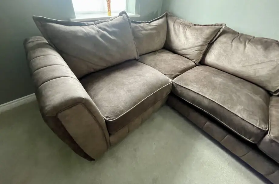 DFS Cherished Sofa Formal Back Right Hand Facing 3 Corner 1 in amazing condition.RRP £2,300