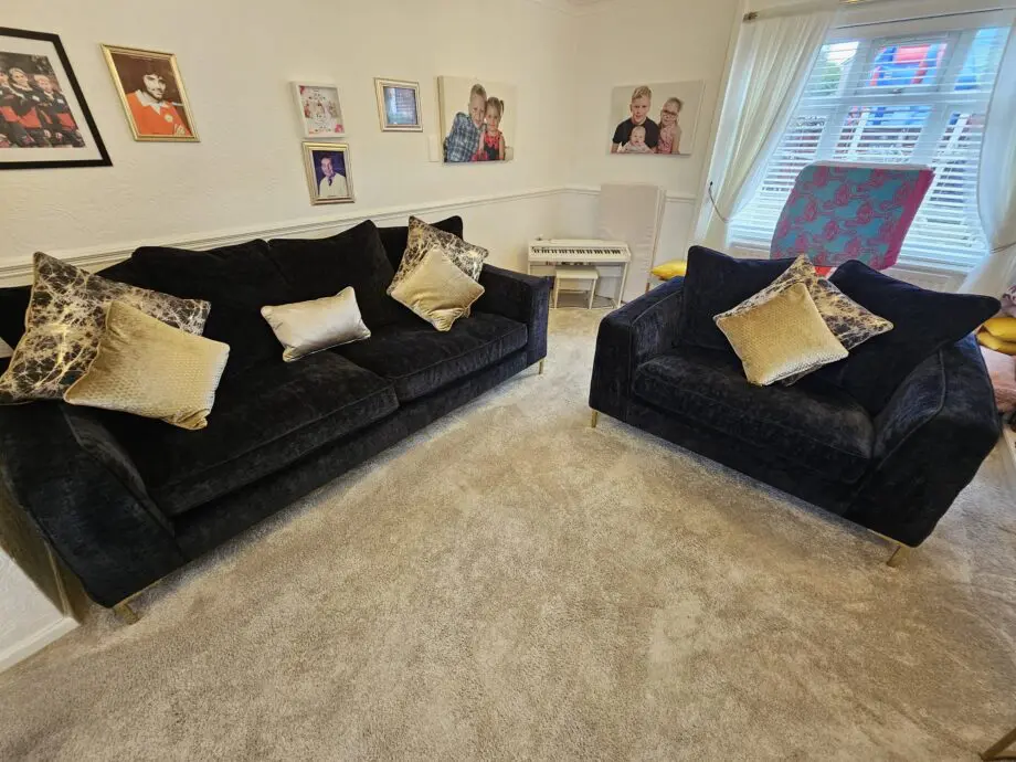 4 Seater Settee and large Cuddle Chair Chair