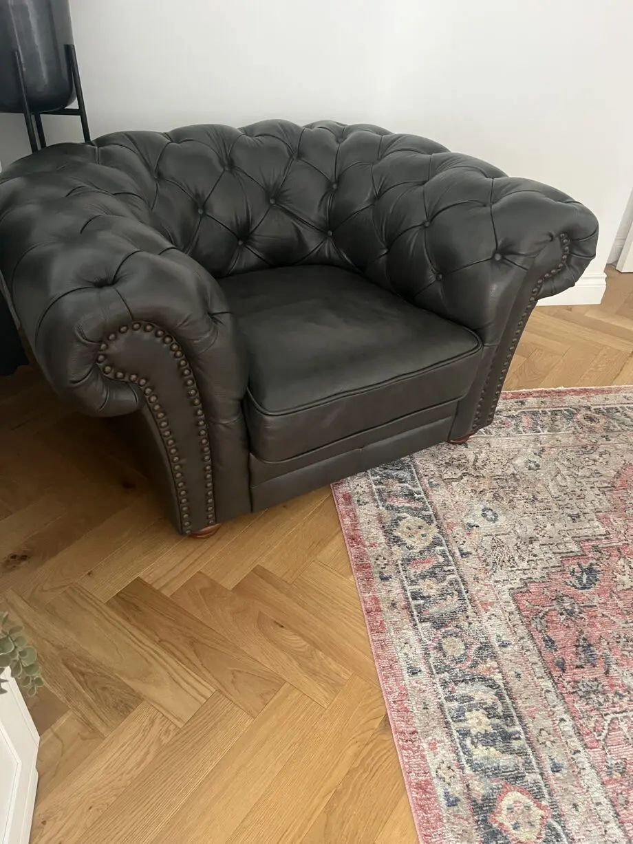 Chesterfield dark grey leather