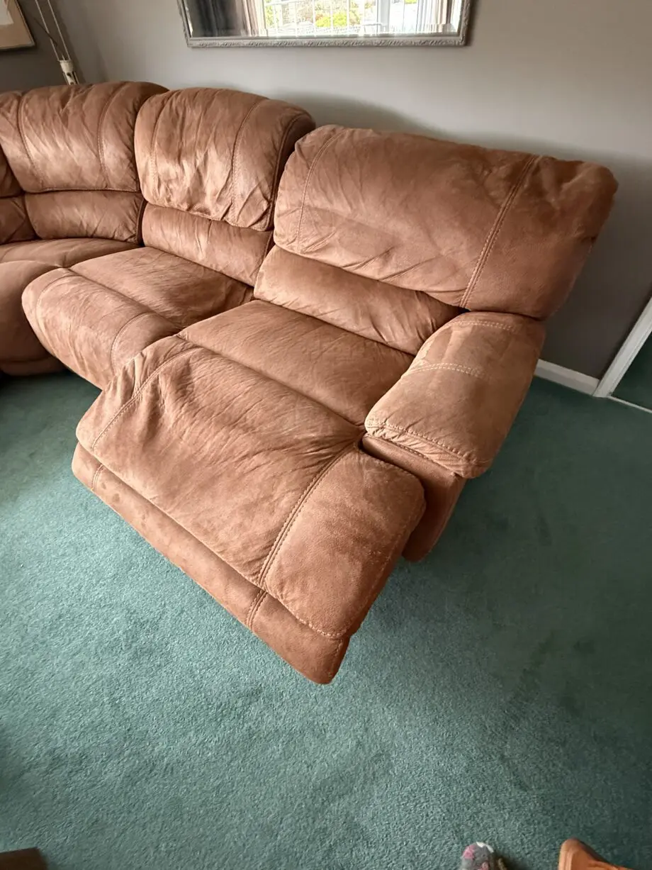 Very large corner sofa/end seats recline