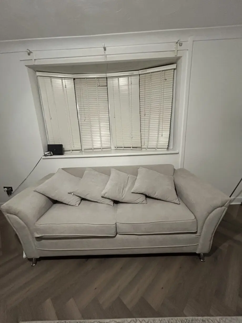 Very 3 and 2 seater