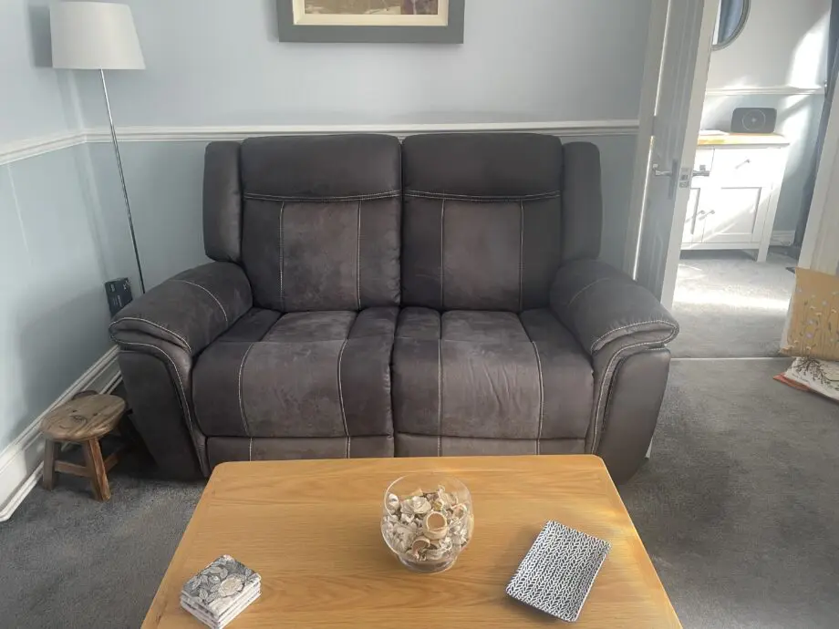 Scs Electric recliner sofa and chairs