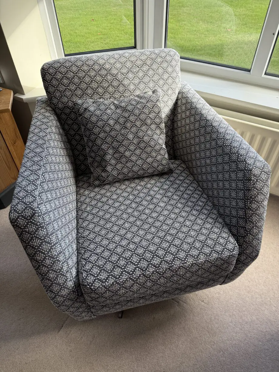 SCS Auroa low swivel chair set of 2