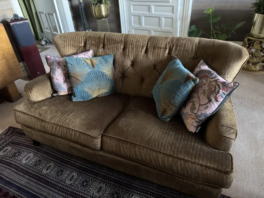 Chesterfield style velvet sofa set