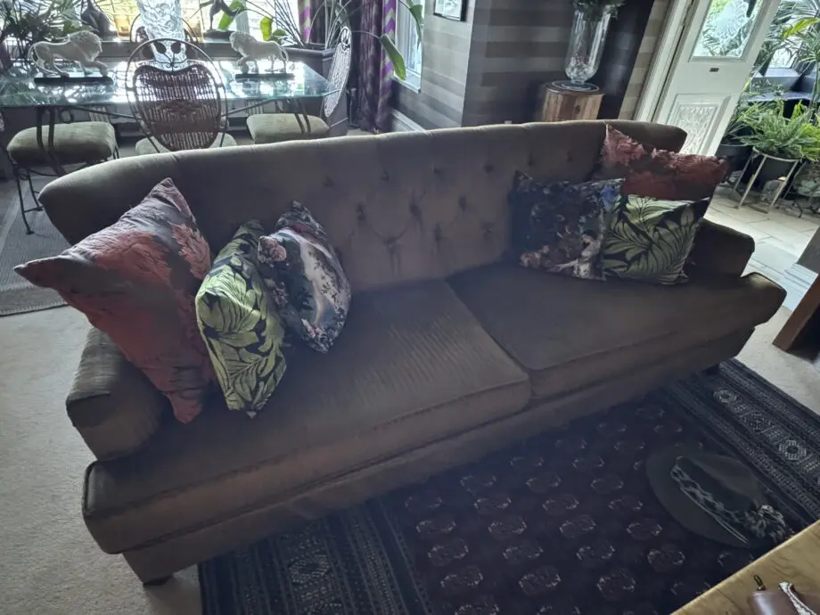 Chesterfield style velvet sofa set