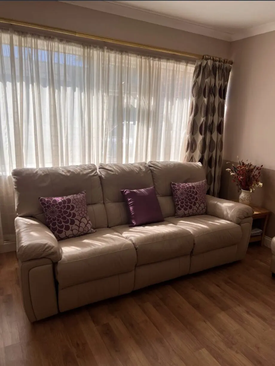 Furniture village cream 3 seater manual recliner sofa