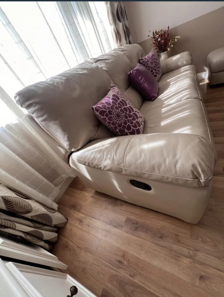 Furniture village cream 3 seater manual recliner sofa