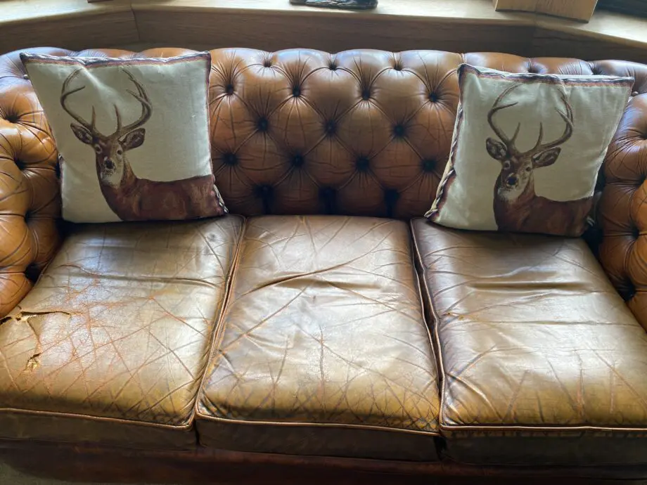Vintage Genuine Chesterfield Pegasus 3 Piece Suite