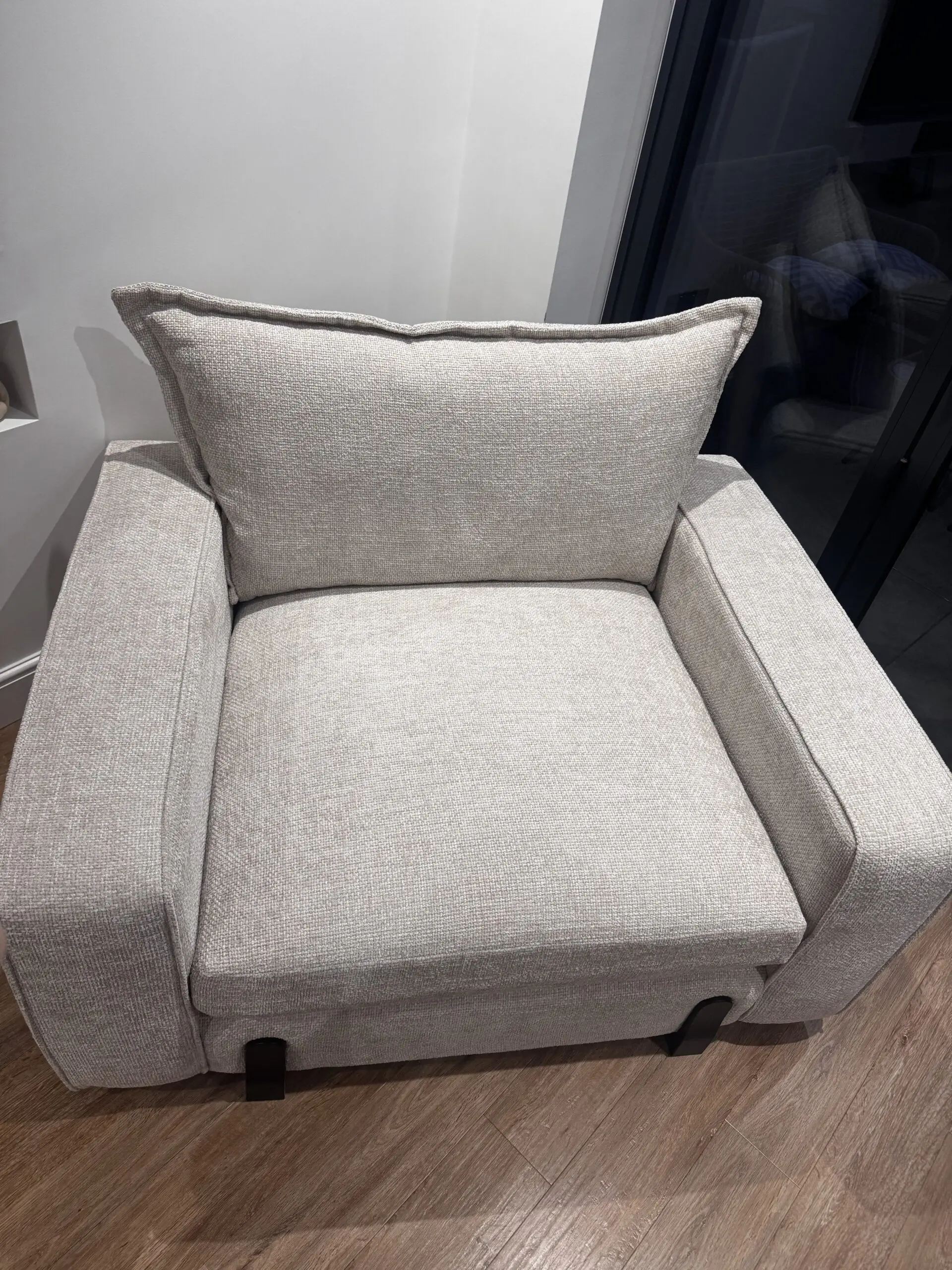 DFS Lorenza Arm Chair