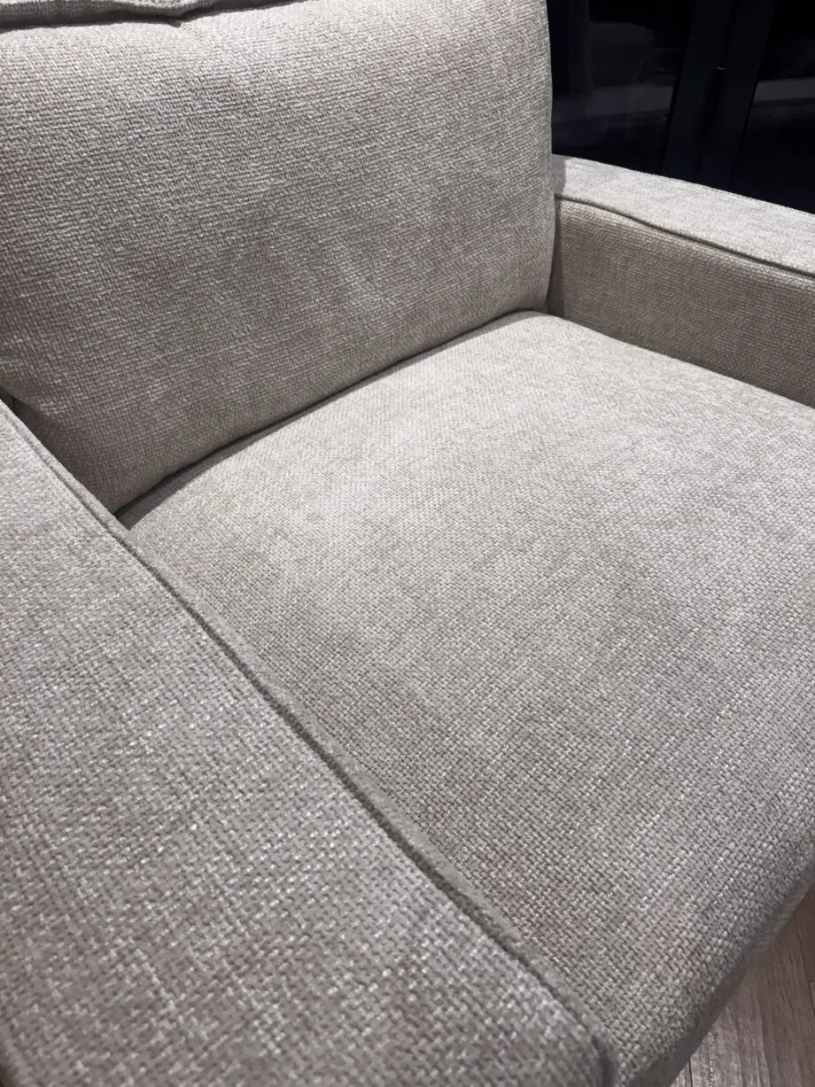 DFS Lorenza Arm Chair