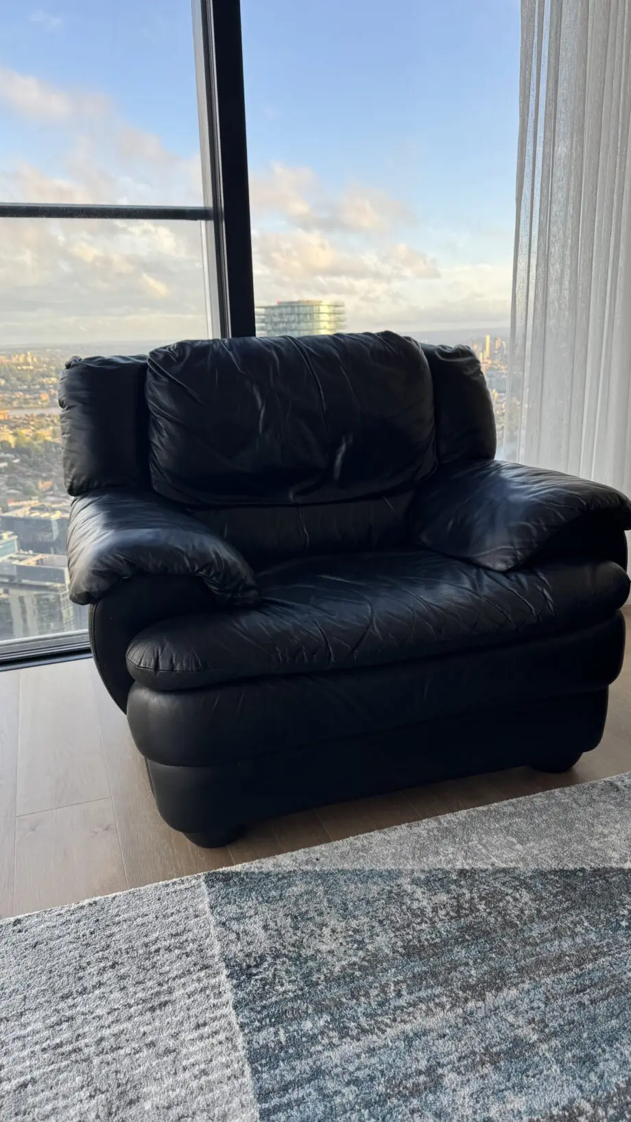 Luxury 3+1 Design 2000 Italian black leather sofas in very good condition